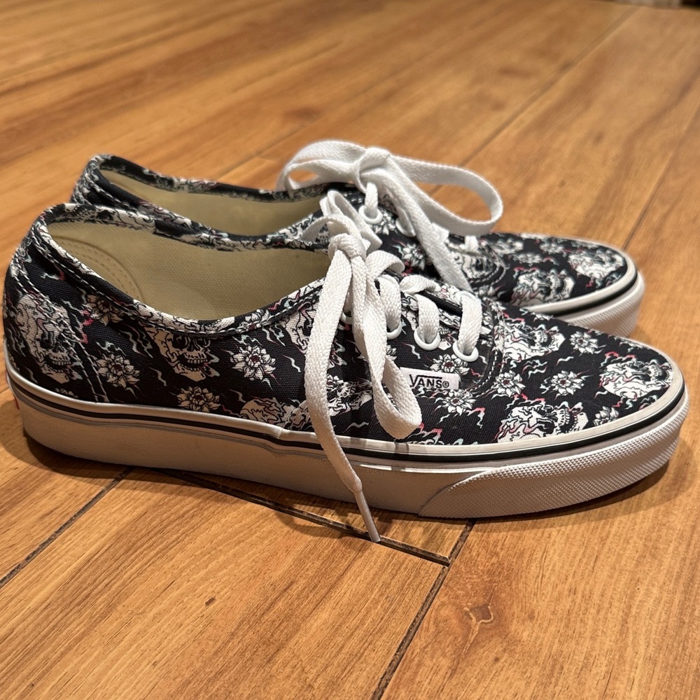 Vans Era Line Flash Skull and Flowers Black, White and Red Lace Up Sneakers - Picture 6 of 11